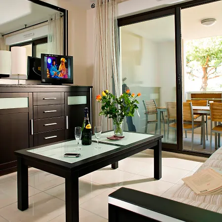 Vacanceole - Carre Marine Aparthotel Mandelieu-la-Napoule