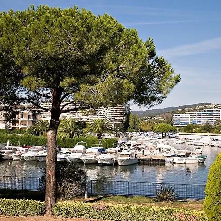 Vacanceole - Carre Marine Aparthotel 3*